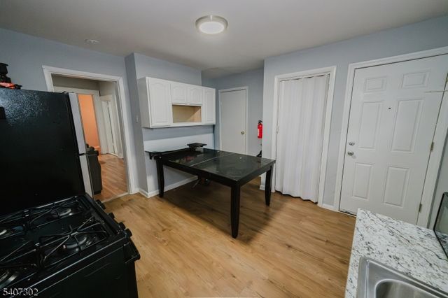 309 Summer Ave, Newark City, NJ 07104