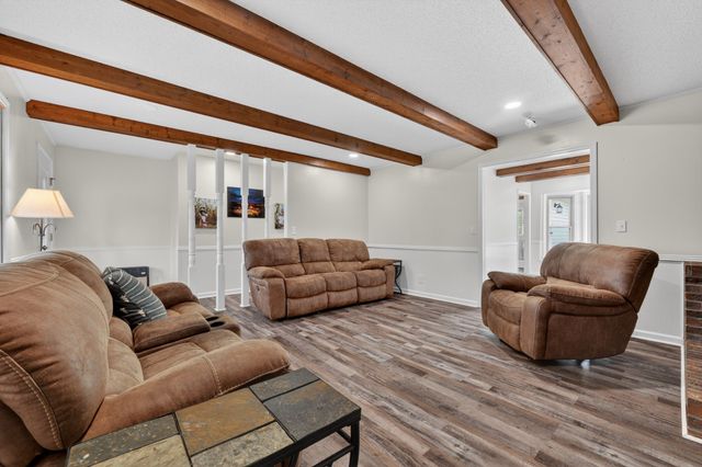 10 Briarhill Dr, Fayetteville, TN 37334