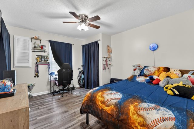 10 Briarhill Dr, Fayetteville, TN 37334