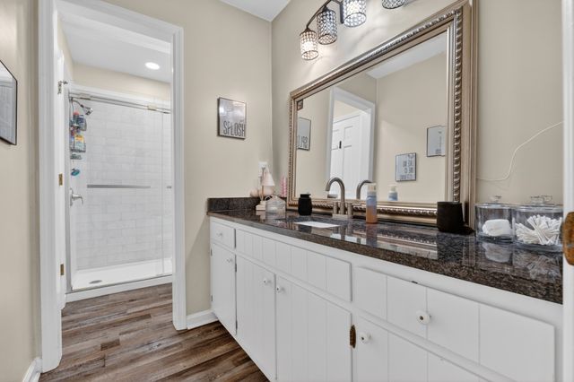10 Briarhill Dr, Fayetteville, TN 37334