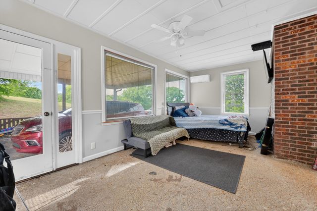 10 Briarhill Dr, Fayetteville, TN 37334