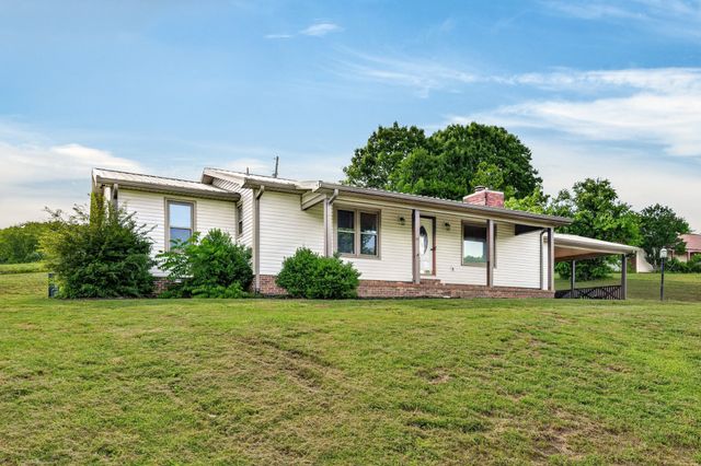 10 Briarhill Dr, Fayetteville, TN 37334