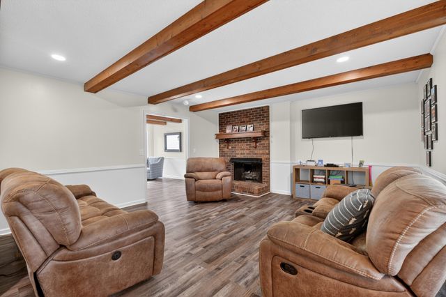 10 Briarhill Dr, Fayetteville, TN 37334