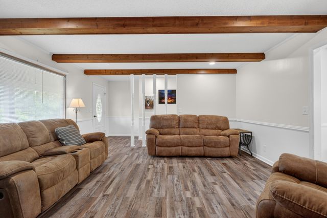 10 Briarhill Dr, Fayetteville, TN 37334