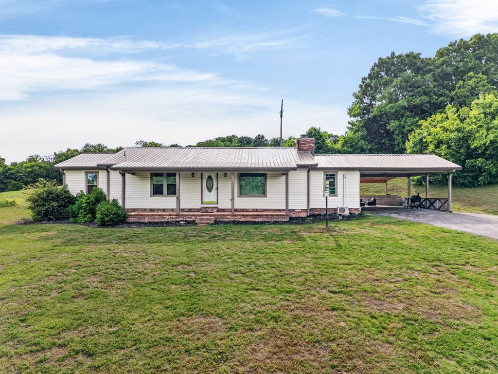 10 Briarhill Dr, Fayetteville, TN 37334