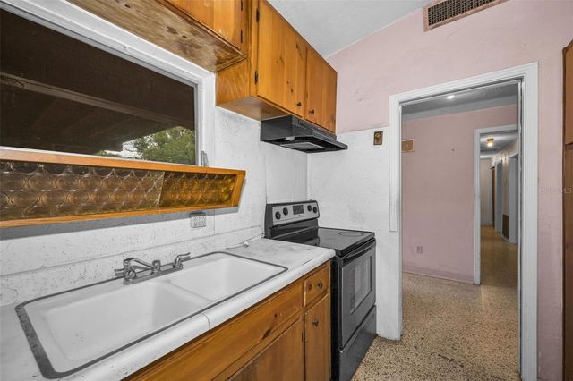 509 BROXBURN AVENUE, Tampa, FL 33617