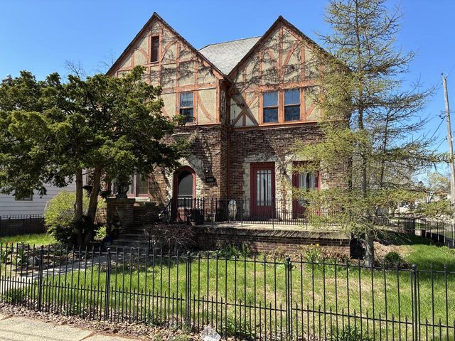 4202 5th AVENUE, Kenosha, WI 53140
