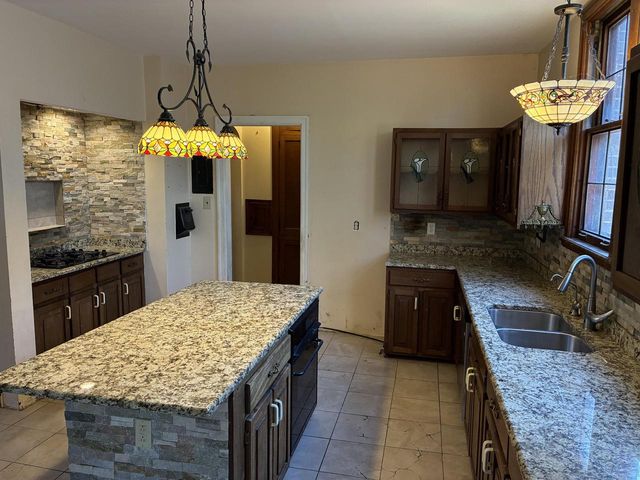 4202 5th AVENUE, Kenosha, WI 53140