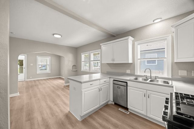 1344 Hutton Street, Des Moines, IA 50316