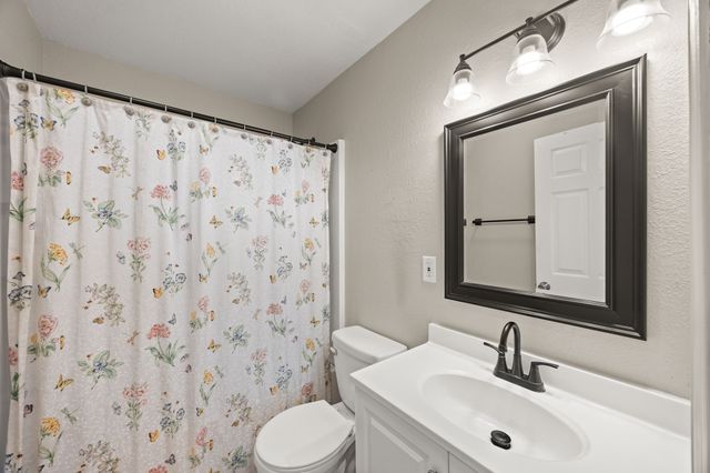1344 Hutton Street, Des Moines, IA 50316