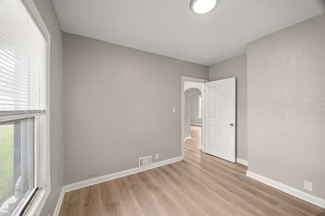 1344 Hutton Street, Des Moines, IA 50316