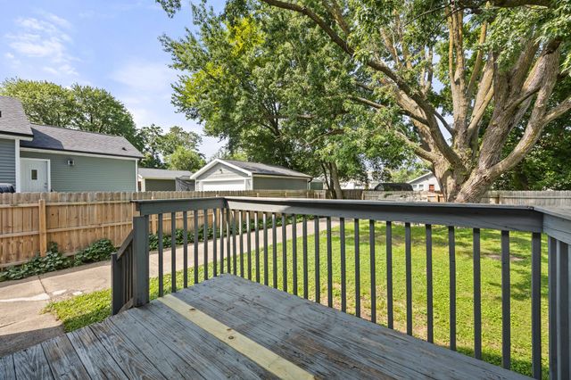 1344 Hutton Street, Des Moines, IA 50316