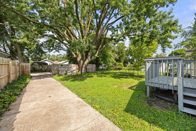 1344 Hutton Street, Des Moines, IA 50316