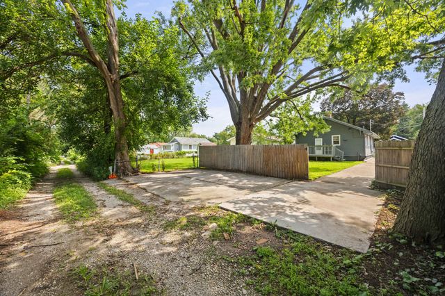1344 Hutton Street, Des Moines, IA 50316