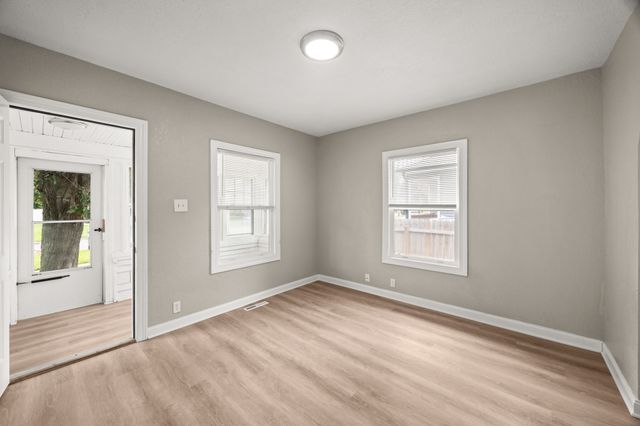 1344 Hutton Street, Des Moines, IA 50316