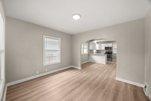 1344 Hutton Street, Des Moines, IA 50316