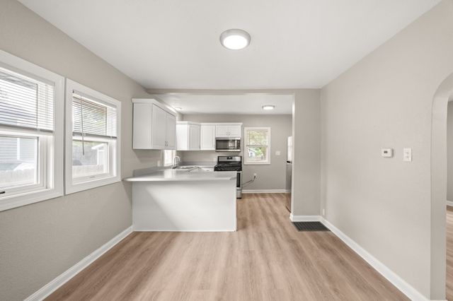 1344 Hutton Street, Des Moines, IA 50316
