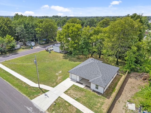 341 N Golden Avenue, Springfield, MO 65802