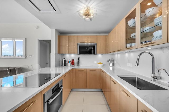 6899 Collins Ave 2403, Miami Beach, FL 33141