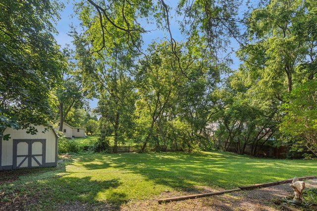 412 Dundee Avenue, Barrington, IL 60010