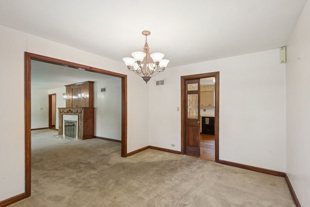 412 Dundee Avenue, Barrington, IL 60010
