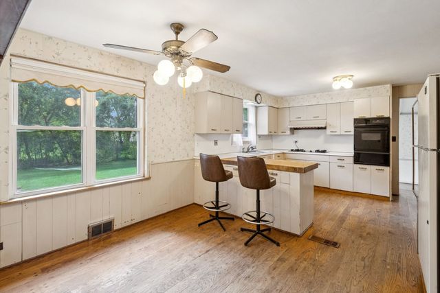 412 Dundee Avenue, Barrington, IL 60010