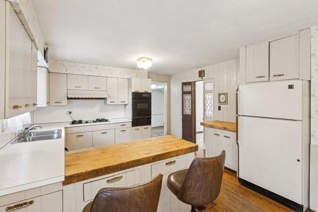 412 Dundee Avenue, Barrington, IL 60010