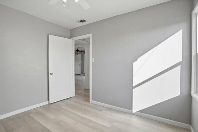 1436 Sterling St, Sacramento, CA 95822