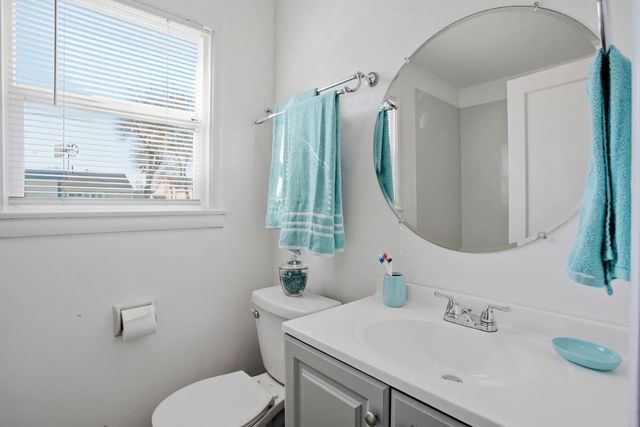 1436 Sterling St, Sacramento, CA 95822