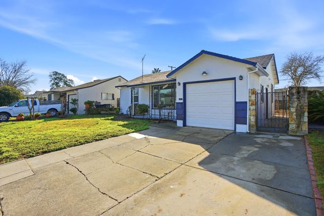1436 Sterling St, Sacramento, CA 95822