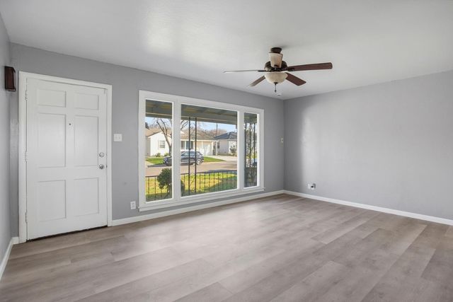 1436 Sterling St, Sacramento, CA 95822