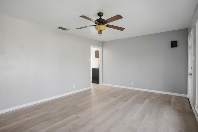 1436 Sterling St, Sacramento, CA 95822