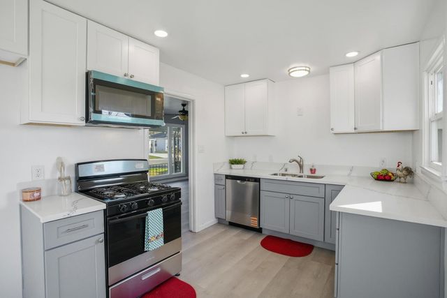 1436 Sterling St, Sacramento, CA 95822