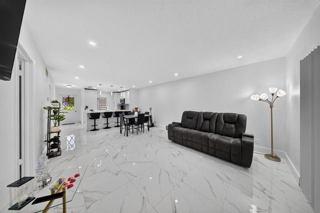 265 CAPE COD Circle, Lake Worth, FL 33467