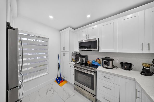 265 CAPE COD Circle, Lake Worth, FL 33467