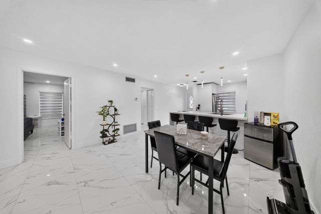 265 CAPE COD Circle, Lake Worth, FL 33467