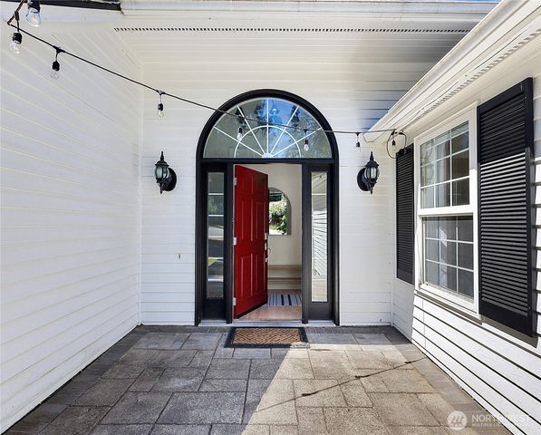 15917 183rd Place NE, Woodinville, WA 98072