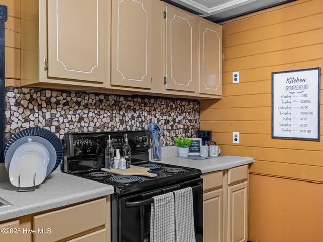 210 Edgewood Drive, Jacksonville, NC 28546