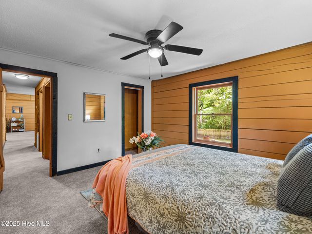 210 Edgewood Drive, Jacksonville, NC 28546