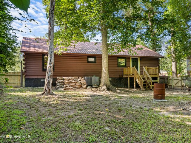 210 Edgewood Drive, Jacksonville, NC 28546