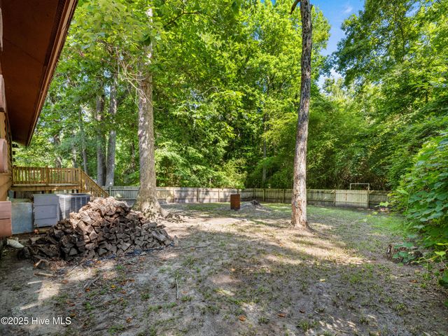 210 Edgewood Drive, Jacksonville, NC 28546