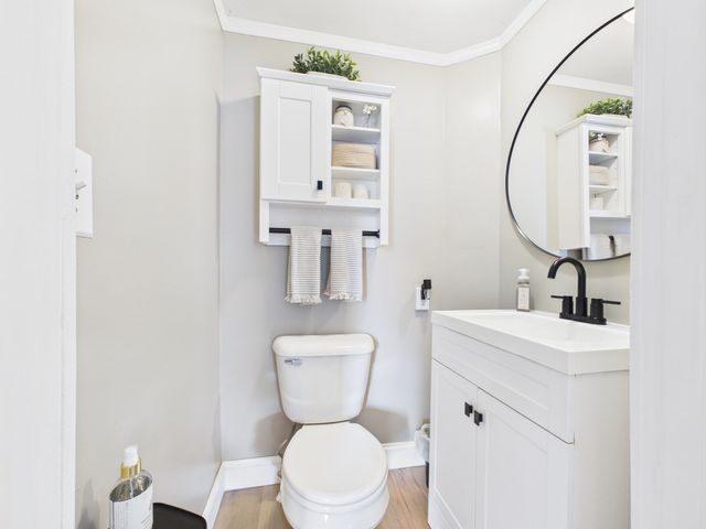 36 Bellevue Ave, North Smithfield, RI 02896