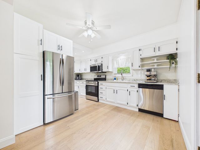 36 Bellevue Ave, North Smithfield, RI 02896