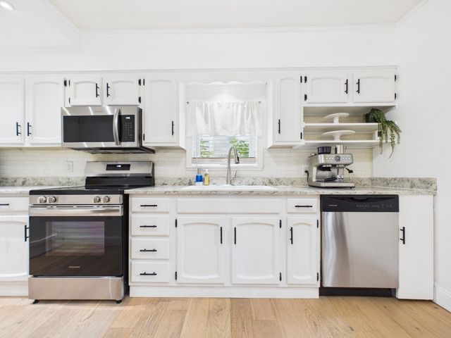 36 Bellevue Ave, North Smithfield, RI 02896