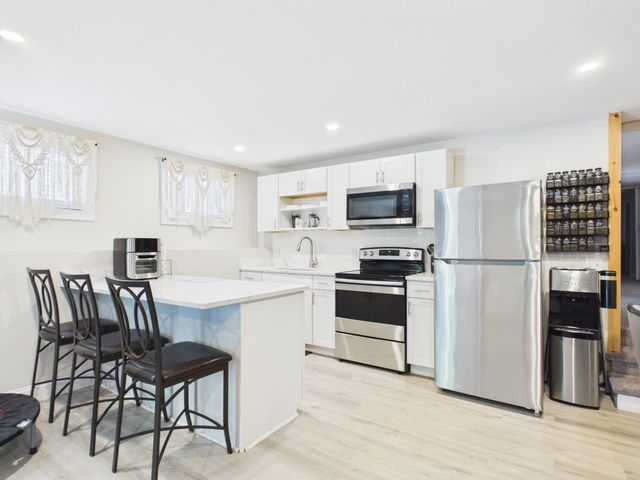 36 Bellevue Ave, North Smithfield, RI 02896