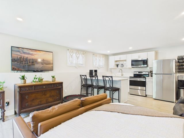 36 Bellevue Ave, North Smithfield, RI 02896