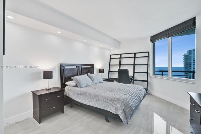 335 S Biscayne Blvd 3807, Miami, FL 33131