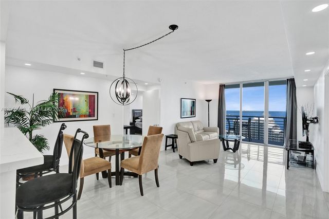 335 S Biscayne Blvd 3807, Miami, FL 33131