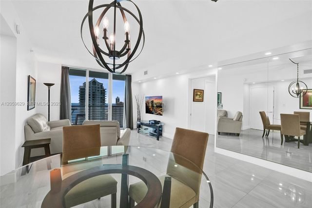 335 S Biscayne Blvd 3807, Miami, FL 33131