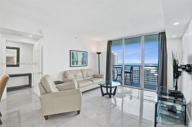 335 S Biscayne Blvd 3807, Miami, FL 33131